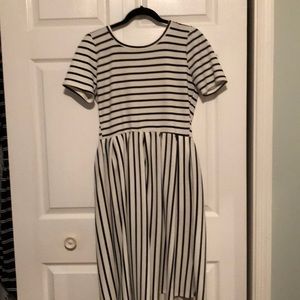 LuLaRoe White with Black Stripes Amelia Large